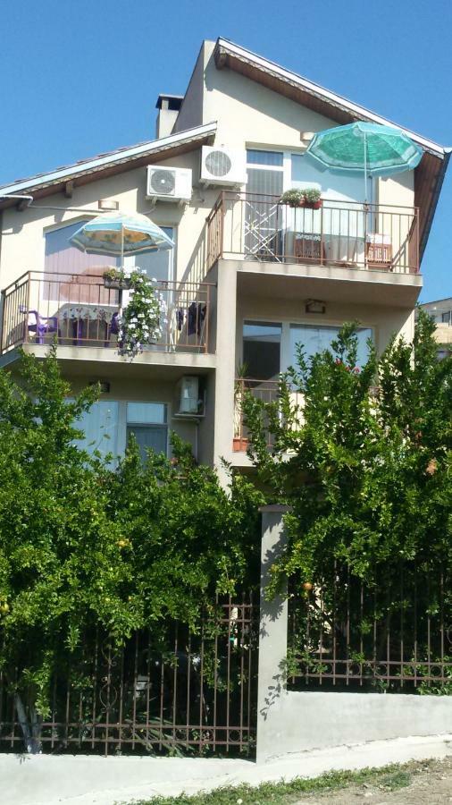 Faina Guest House Rezovo Exterior photo